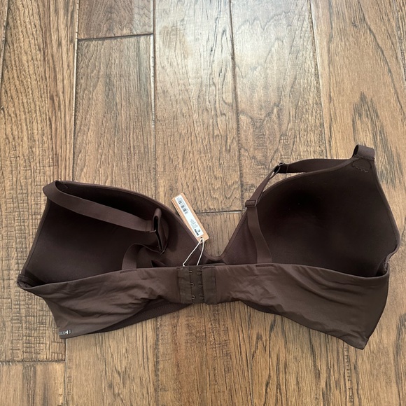 SKIMS Lightly Lined Bra NWT Size 44D - Picture 2 of 4